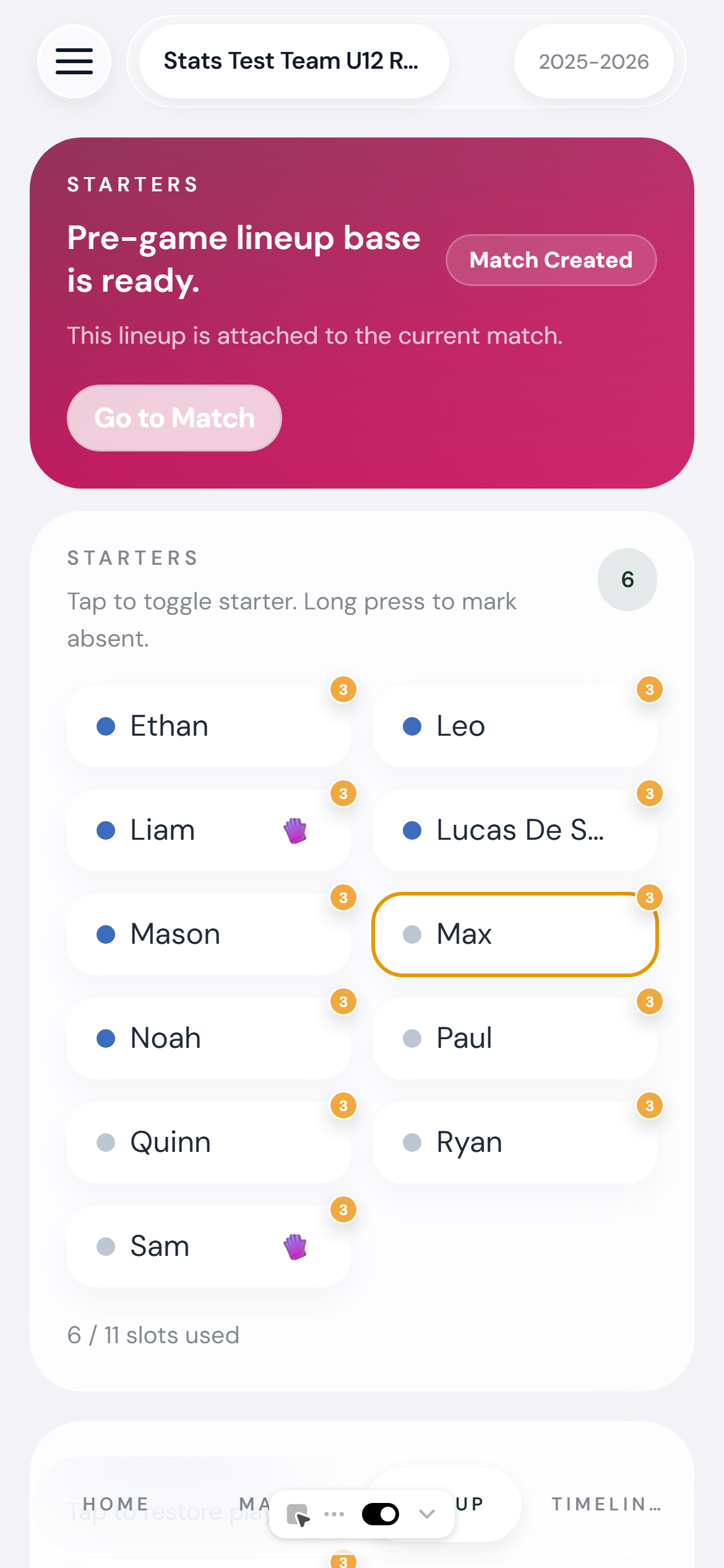 Lineup screen showing starters, bench and absent player chips